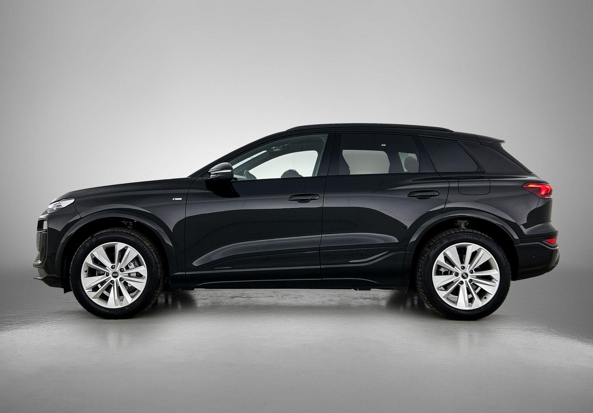 Audi Q6 e-tron S edition 83 kWh, Auto's, 12 maanden, Achterwielaandrijving, Gebruikt, Leder en Stof