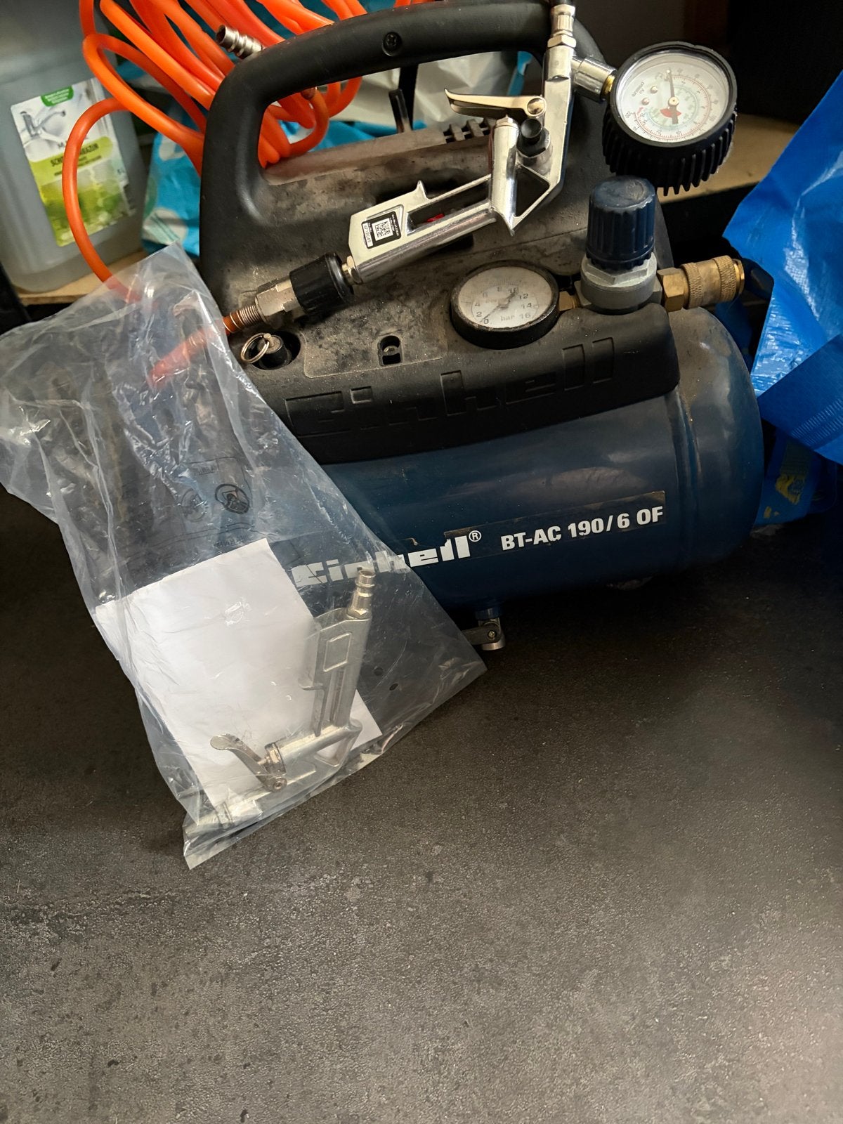 Einhell BT-AC 190/6 OF Compressor met accessoires, Doe-het-zelf en Verbouw, Ophalen, Gebruikt, 6 tot 10 bar, Minder dan 200 liter/min