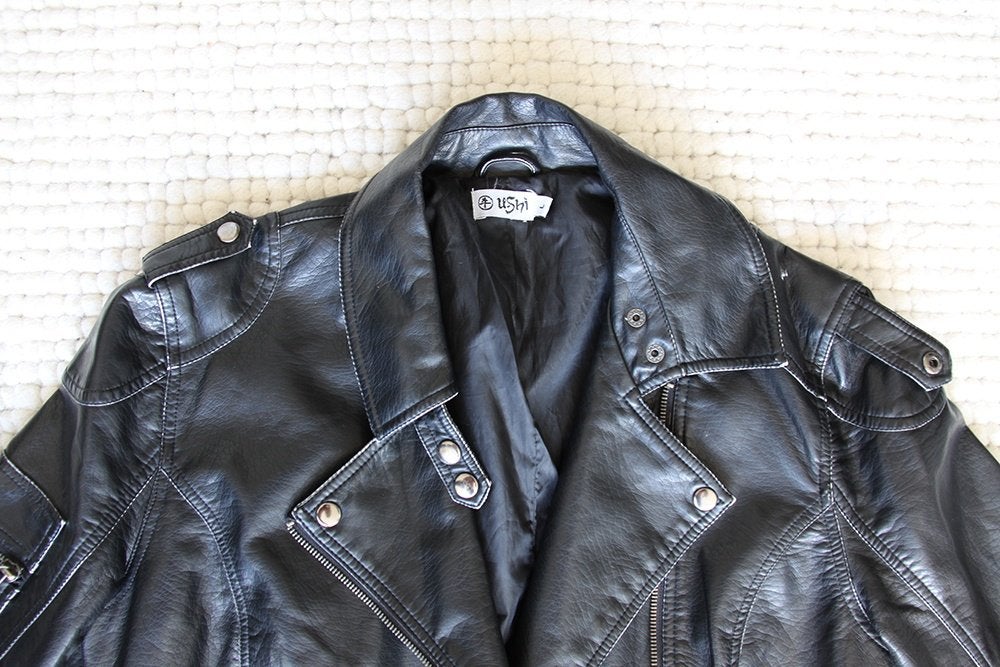 Mooie Leather Look Ushi Jas (L) € 35,-, Zwart, Maat 42/44 (L), Ophalen of Verzenden, Zo goed als nieuw