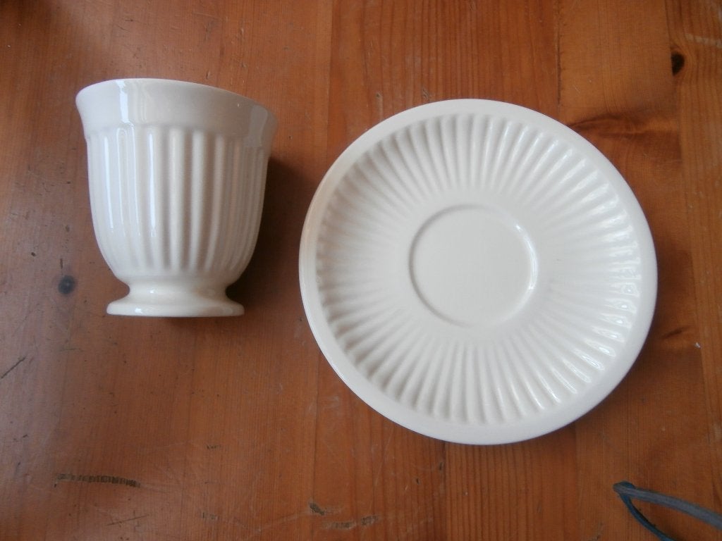 kop en schotel wit Empire by Royal Creamware servies, Huis en Inrichting, Ophalen of Verzenden, Zo goed als nieuw, Overige stijlen