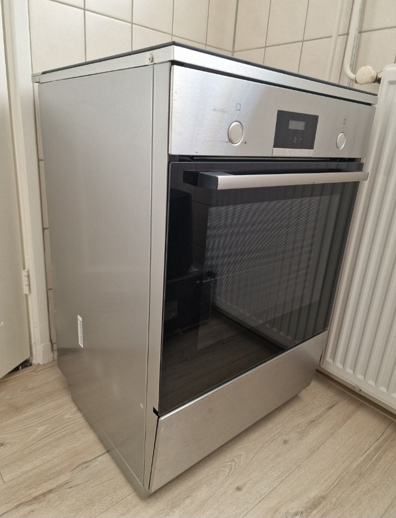 BOSCH inductie fornhuis met oven, Ophalen, 4 kookzones, Zo goed als nieuw, Energieklasse A of zuiniger