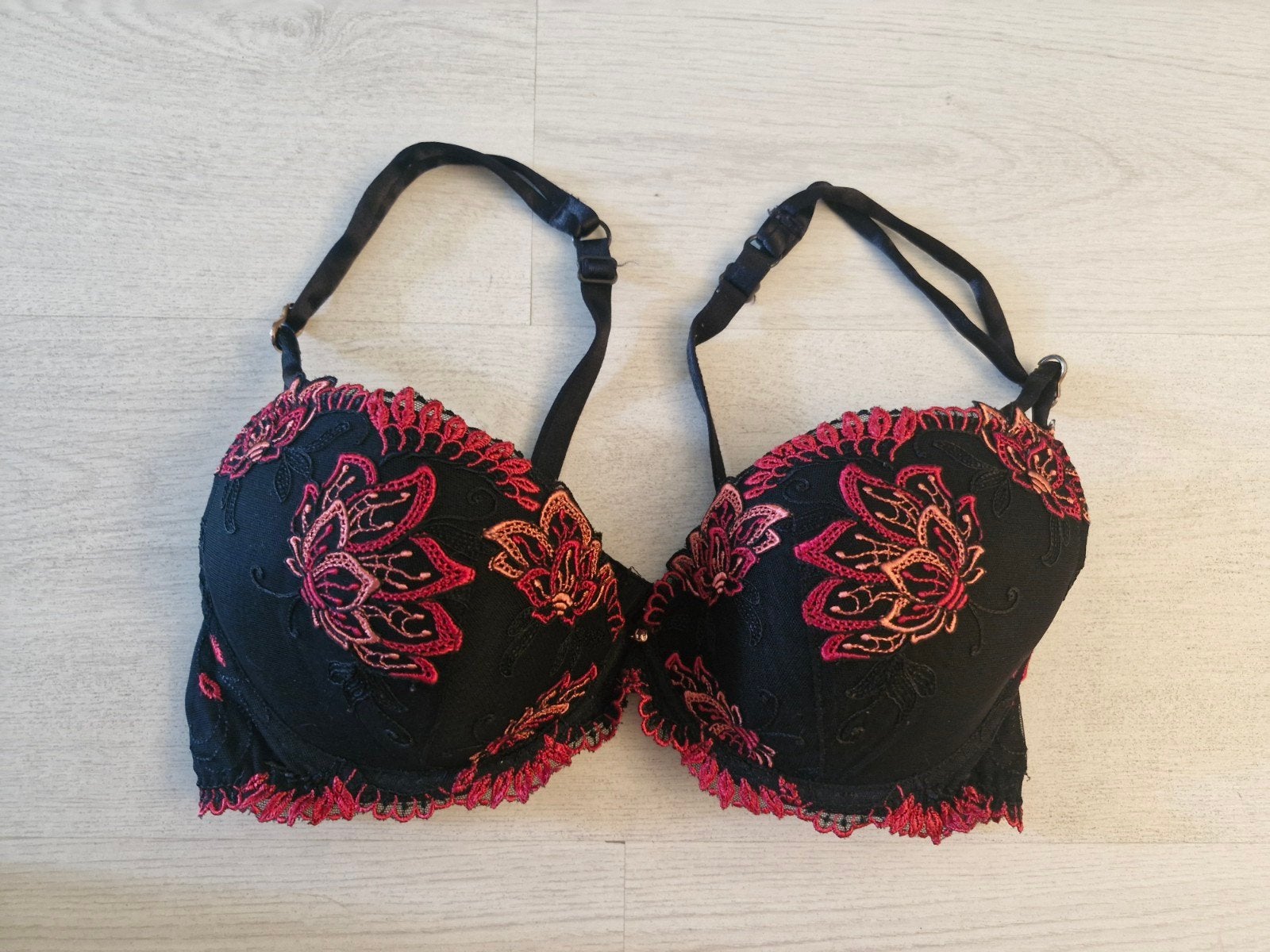 bh, Lise, Ophalen of Verzenden, Rood, BH