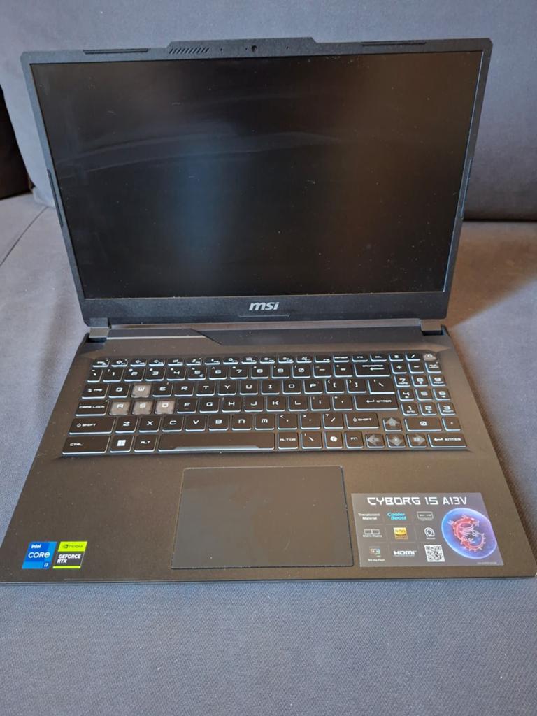 MSI Cyborg 15 A13V Gaming Laptop, Computers en Software, Windows Laptops, Met videokaart, 8 GB, Zo goed als nieuw, Gaming