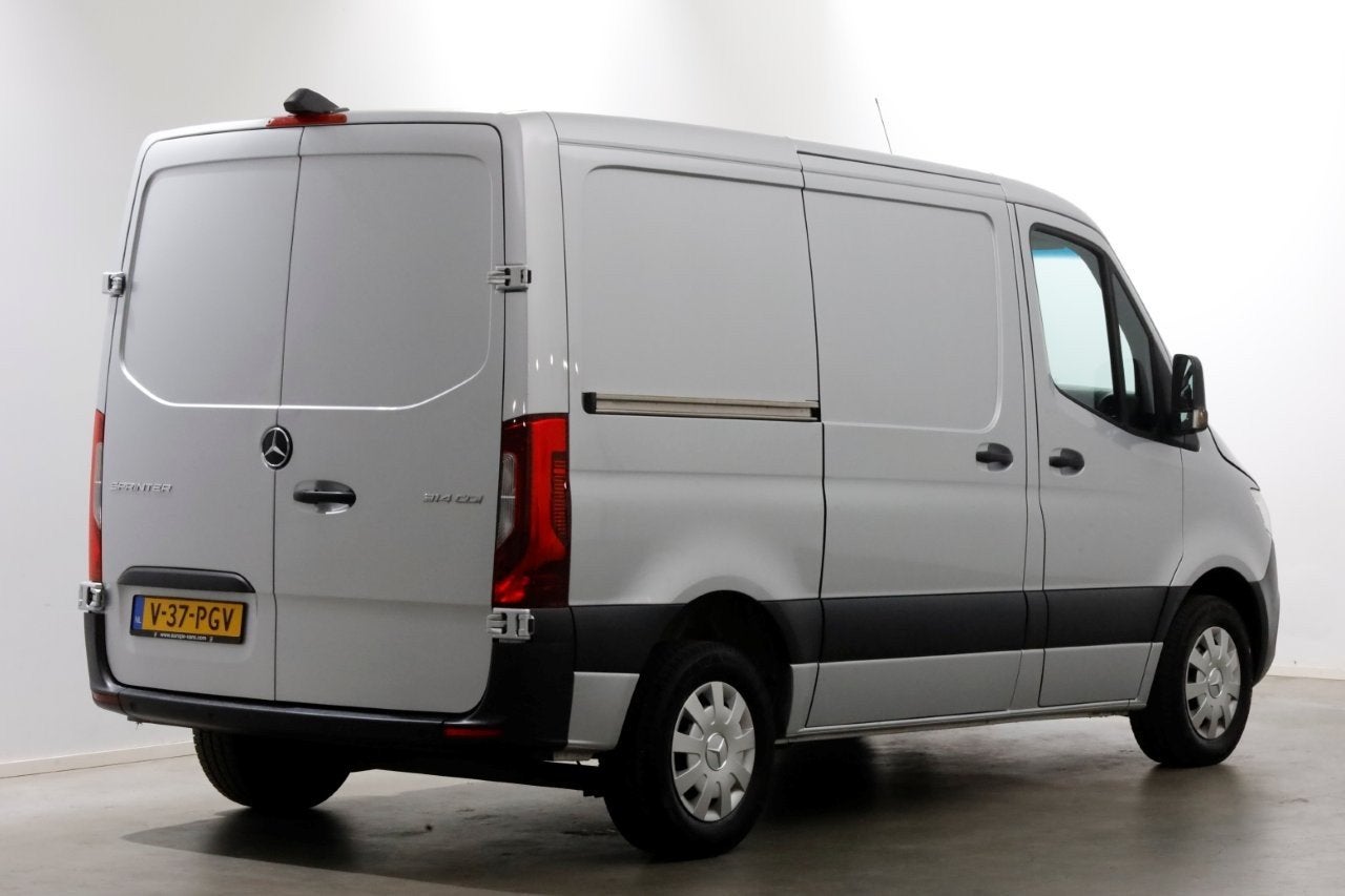 Mercedes-Benz Sprinter 314 CDI 143pk 9G Automaat L1H1 LED/AC, Auto's, Bestelauto's, Gebruikt, Euro 6, Mercedes-Benz, Bedrijf