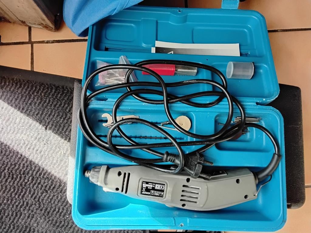 Elektrischeboor en freesmachine.kleine set, Hobby en Vrije tijd, Ophalen