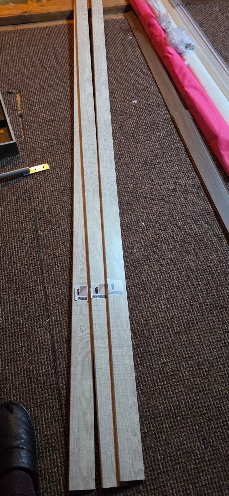 Nieuwe eiken plinten - Eenvoudige installatie, Doe-het-zelf en Verbouw, Eiken, Nieuw, Ophalen of Verzenden, 250 cm of meer