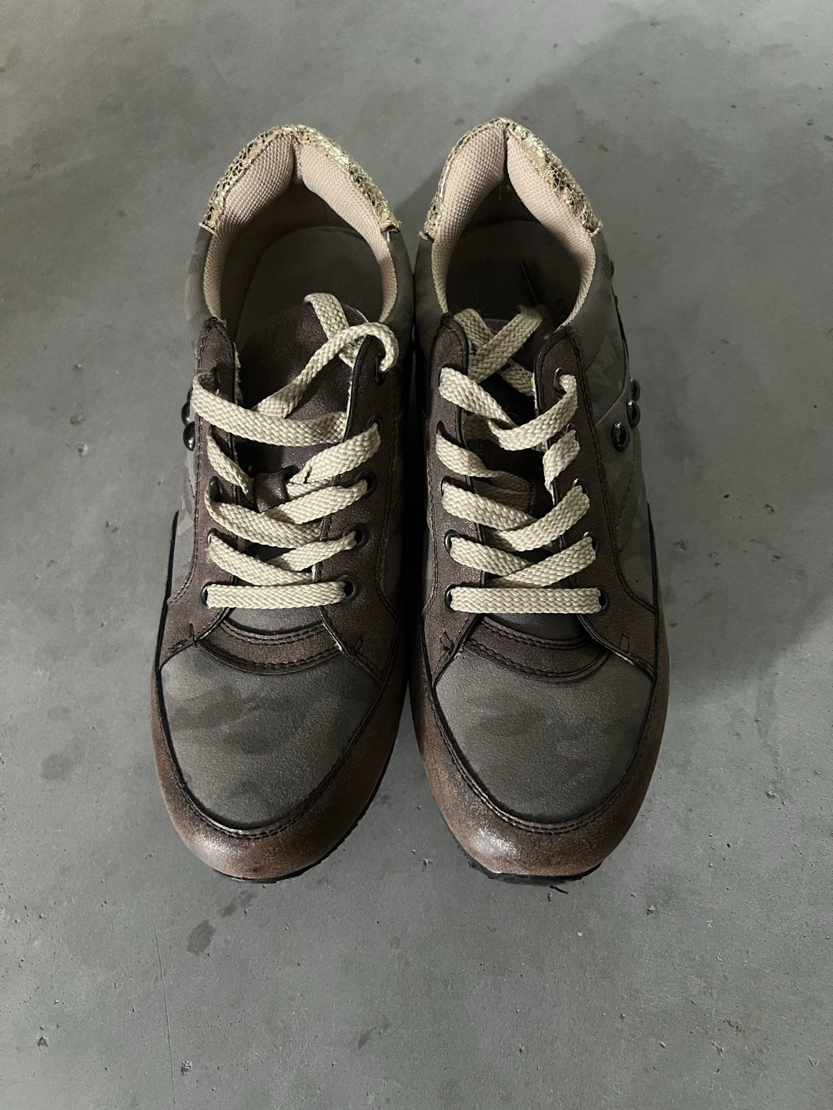 Shoecolate sneakers maat 38 - Army Brown met studs, Ophalen of Verzenden, Zo goed als nieuw, Bruin, Sneakers of Gympen