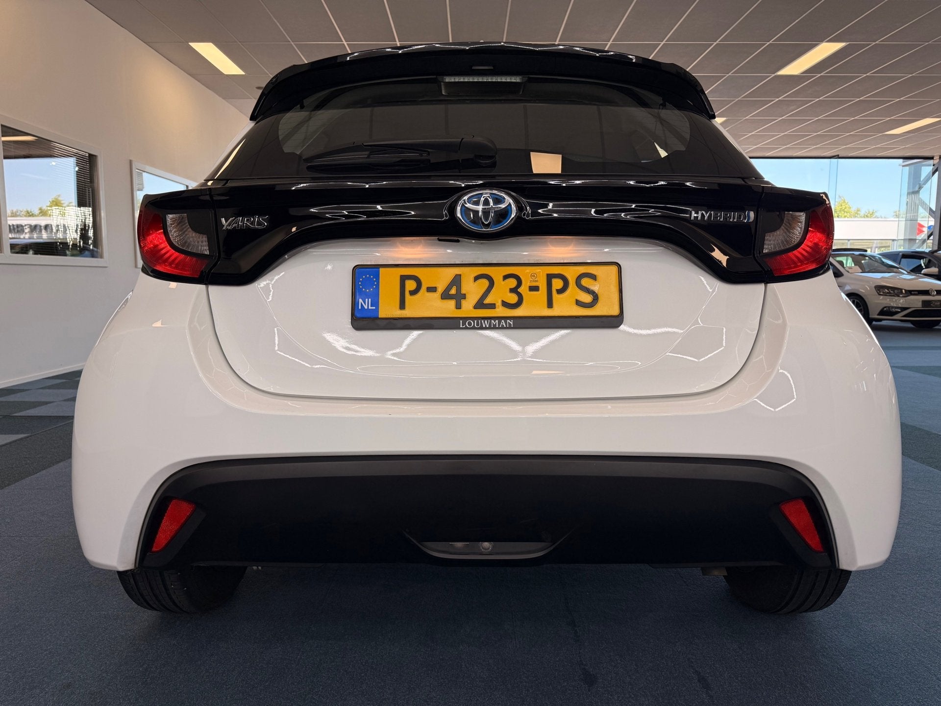 Toyota Yaris 1.5 Hybrid Comfort, Auto's, Gebruikt, Bedrijf, Hybride Elektrisch/Benzine, 3 cilinders