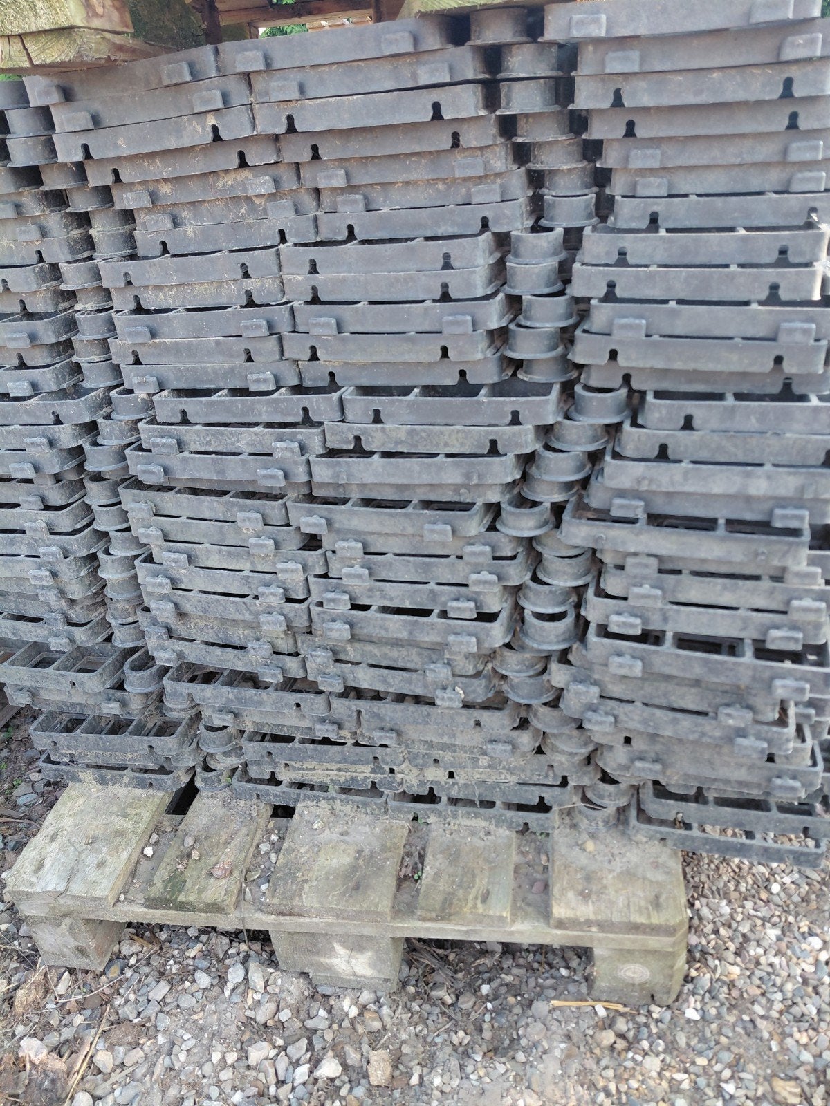 Stapel kunststof grastegels/grindplaten /splitplaten, Ophalen, Gebruikt