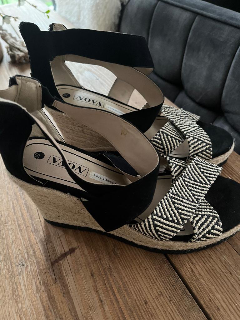 Nieuwe sleehak, Zwart, Nieuw, Sandalen of Muiltjes, Ophalen of Verzenden