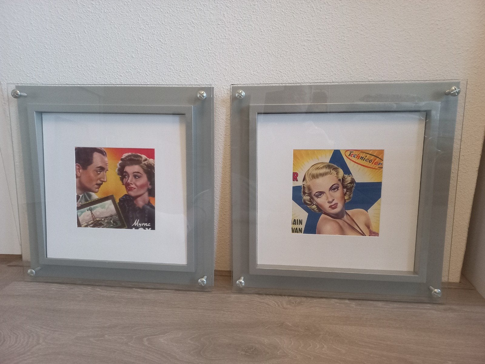 2 design fotolijsten. 20,- de set., Ophalen