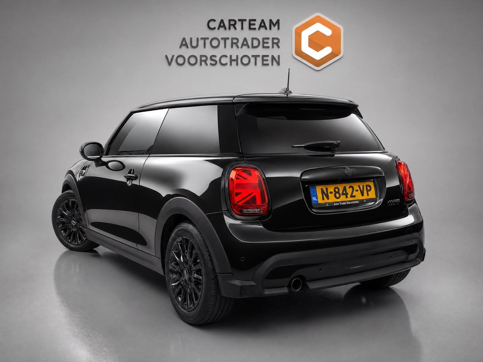 Mini 3-Deurs 1.5 Cooper Classic |Achteruitrijcamera|Carplay|, Automatische klimaatregeling, Gebruikt, 4 stoelen, Origineel Nederlands