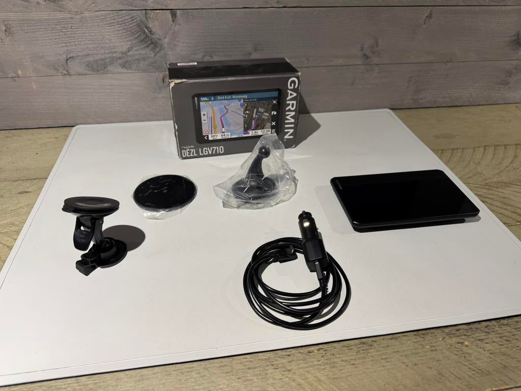 Garmin Dezl LGV710 7" vrachtwagen GPS-navigator met EU-kaart, Ophalen of Verzenden, Zo goed als nieuw, Nvt, Nvt