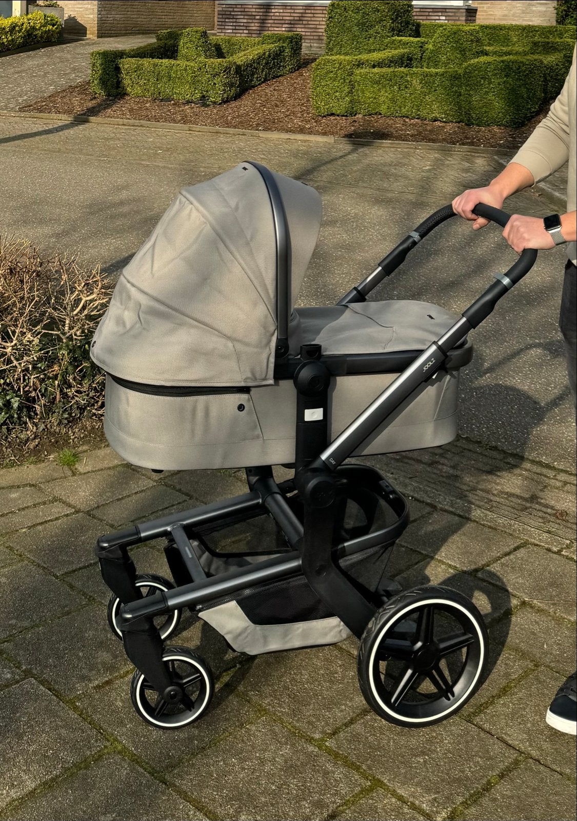 Joolz Day+ Sage Green kinderwagen met reiswieg + veel extras, Kinderen en Baby's, Zo goed als nieuw, Combiwagen, Met reiswieg