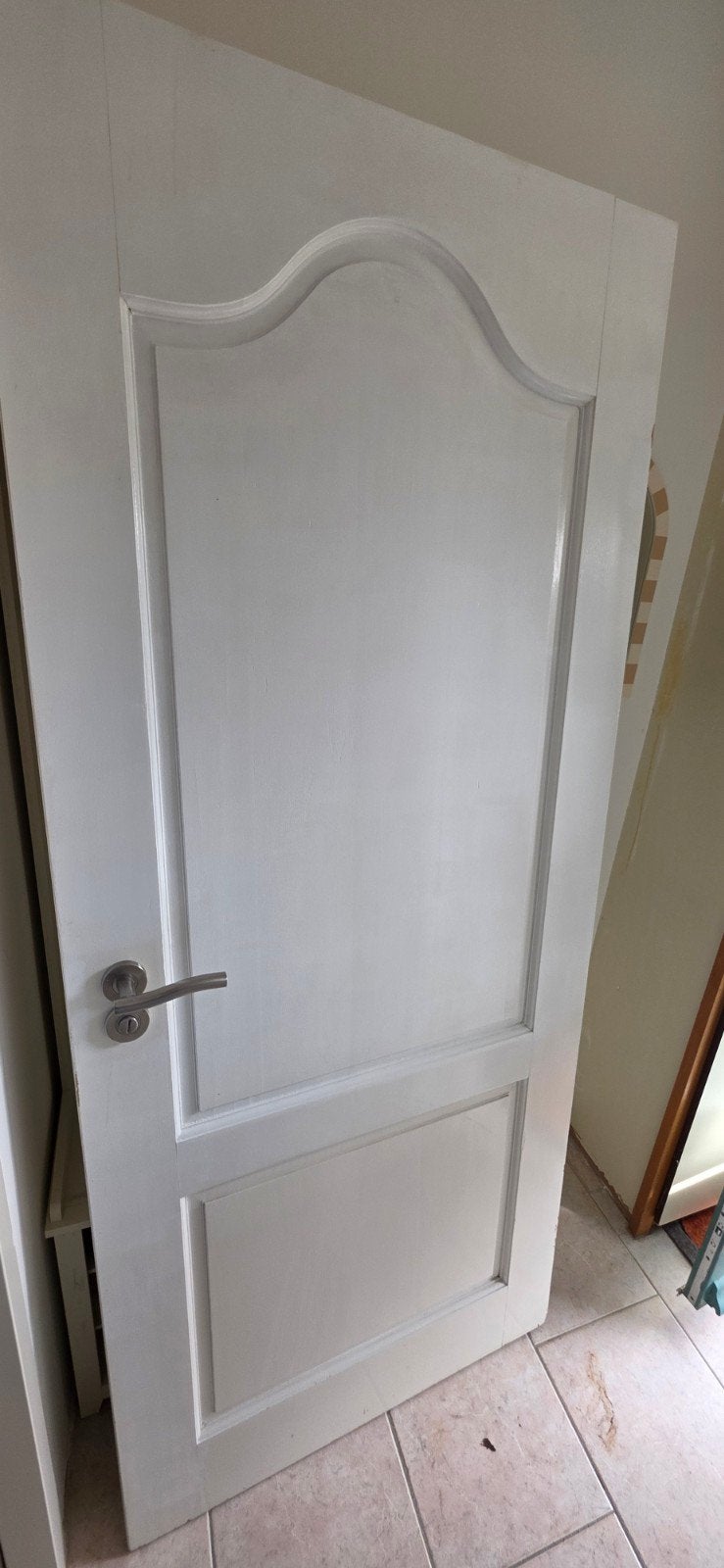 Opdekdeur wit met slot, Doe-het-zelf en Verbouw, Ophalen, Gebruikt, 80 tot 100 cm, Binnendeur