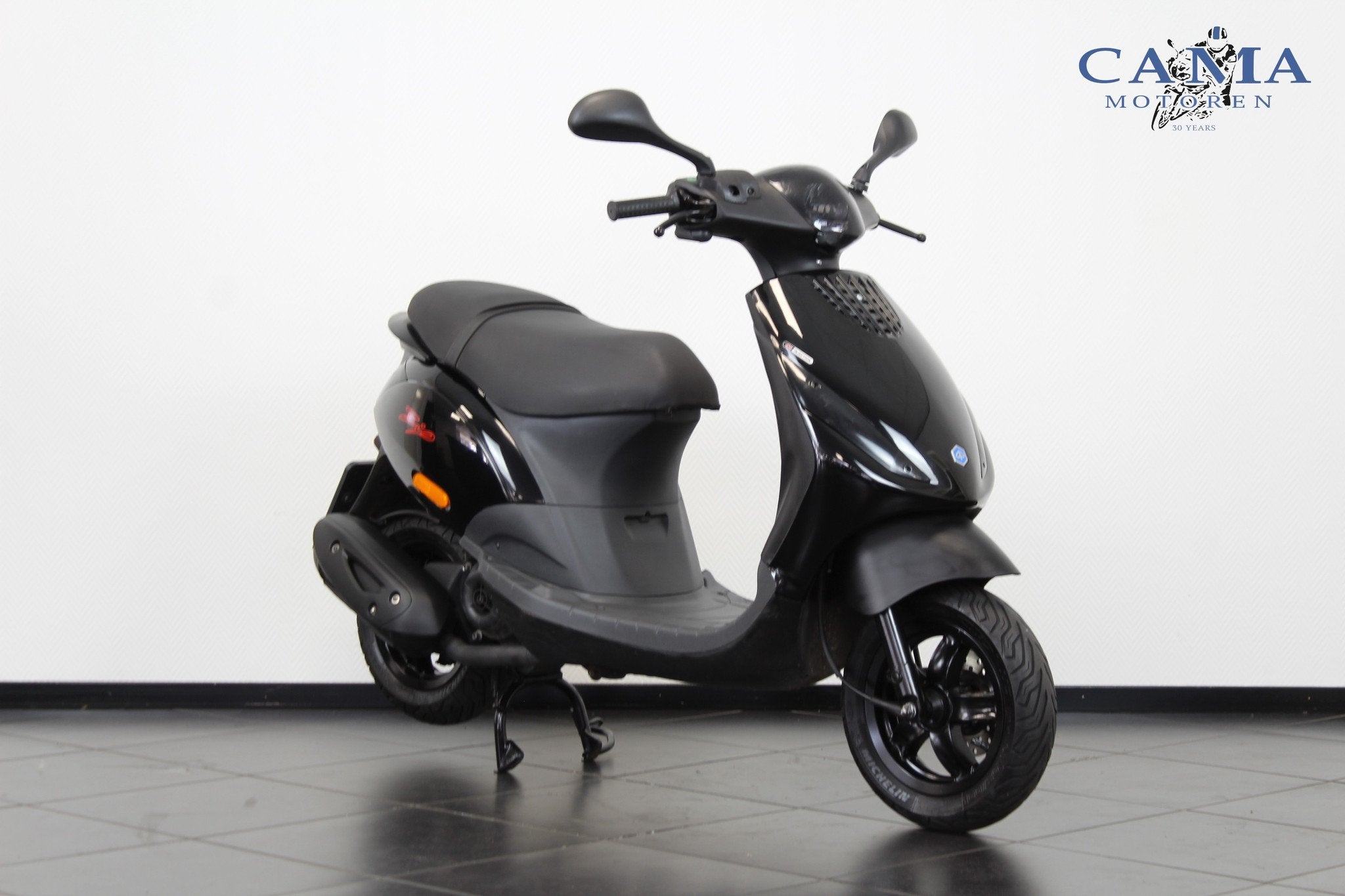 Piaggio Zip BROM (bj 2024), Fietsen en Brommers, Scooters | Piaggio, Gebruikt, Zip
