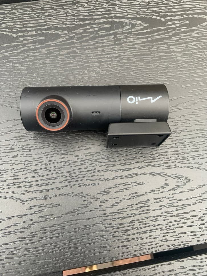MIO MiVue J30 Dashcam met 32GB SD kaart en 12V- autolader, Ophalen of Verzenden, Zo goed als nieuw