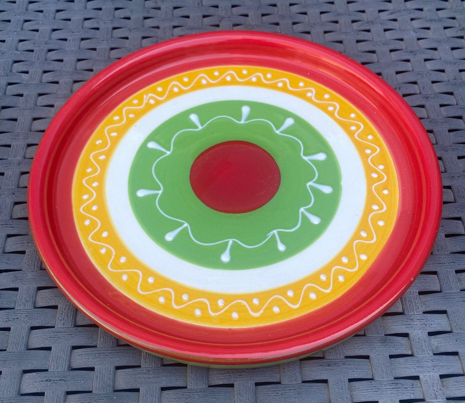 Rond bordje/schaaltje van Intermezzo. Drsn. 18 cm:, Ophalen of Verzenden, Zo goed als nieuw, Bord(en), Overige stijlen