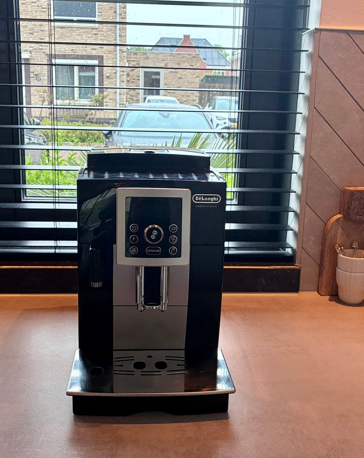 De’Longhi ECAM 23.450 Cappuccino, Witgoed en Apparatuur, Koffiezetapparaten, Ophalen, Koffiemachine, Koffiebonen, Zo goed als nieuw