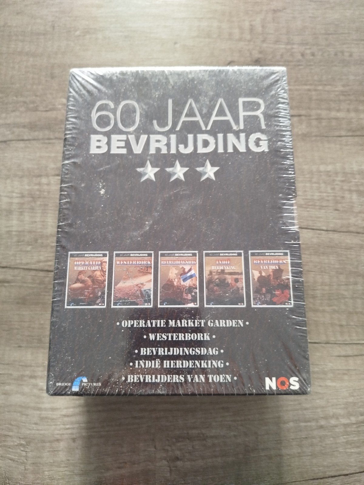 5 delig 60 jaar bevrijding, Ophalen of Verzenden, Nederland, Embleem of Badge