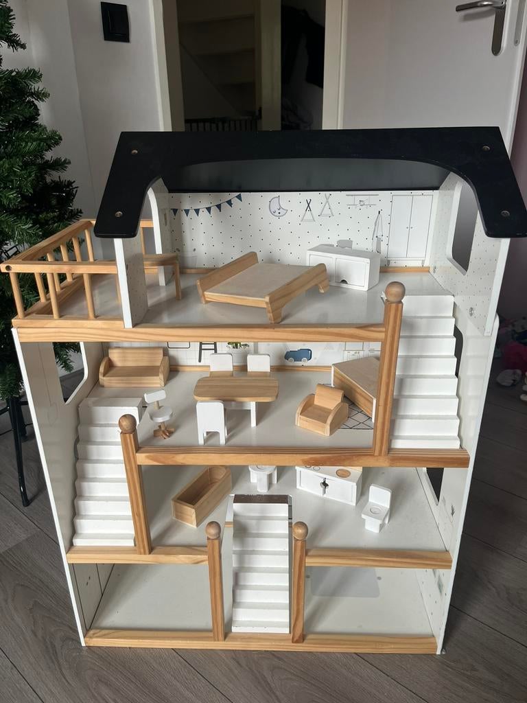 Poppenhuis 80x60, Ophalen, Gebruikt, Poppenhuis