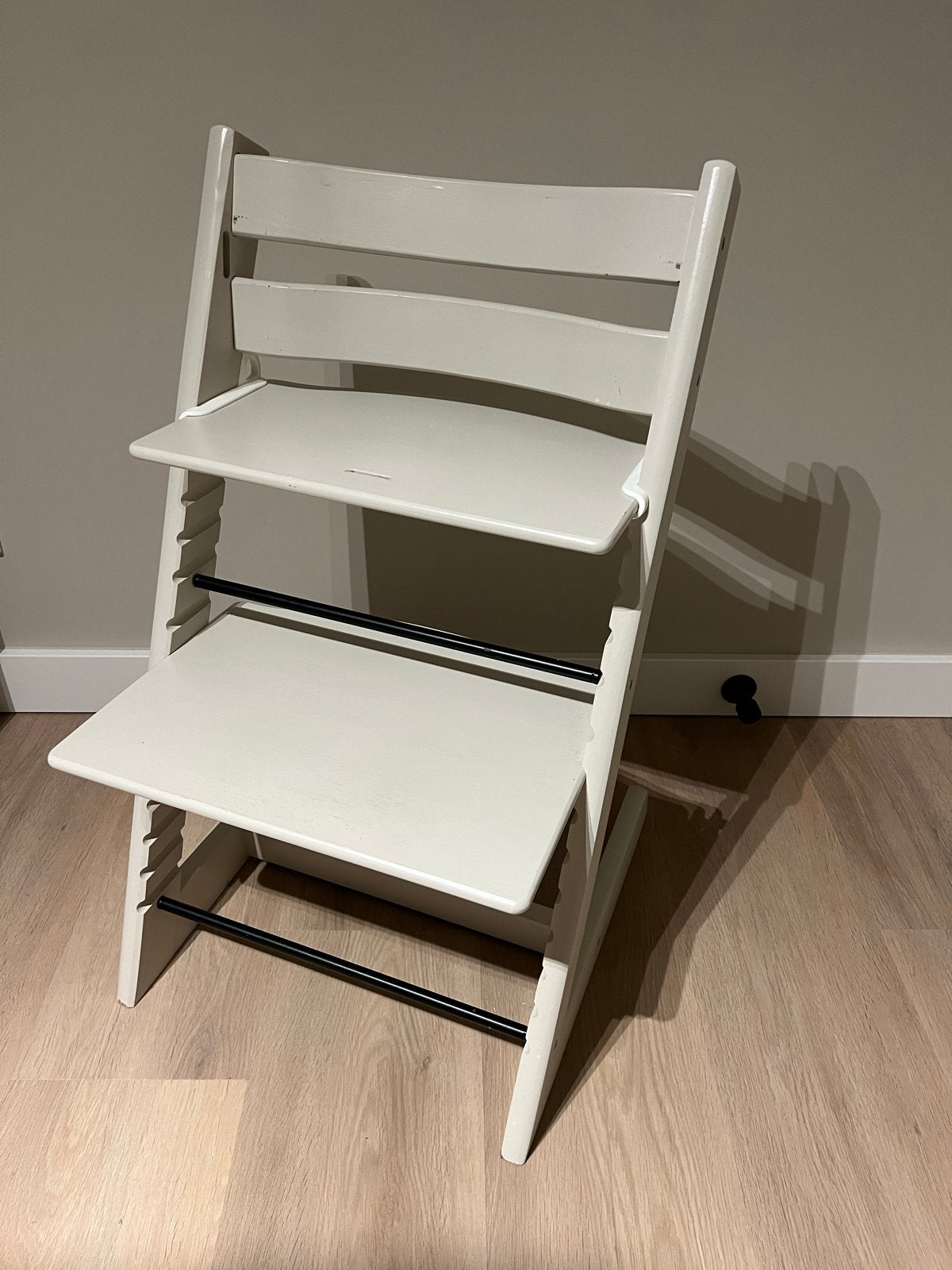Stokke Tripp Trapp beige meegroeistoel met accessoires, Ophalen, Gebruikt, Meegroeistoel, Afneembaar eetblad