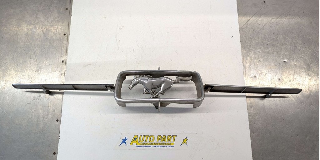 Ford Mustang grille embleem + wings 1967, Auto-onderdelen, Carrosserie en Plaatwerk, Gebruikt, Ford motor company, Ford USA, P.O. Box 6248, Dearborn, MI 48126
