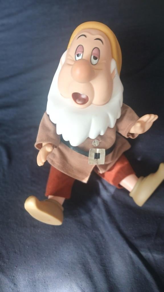 Sleepy disney  kunststof pop voor de echte verzamelaars, Ophalen of Verzenden, Sneeuwwitje of Doornroosje, Gebruikt, Beeldje of Figuurtje