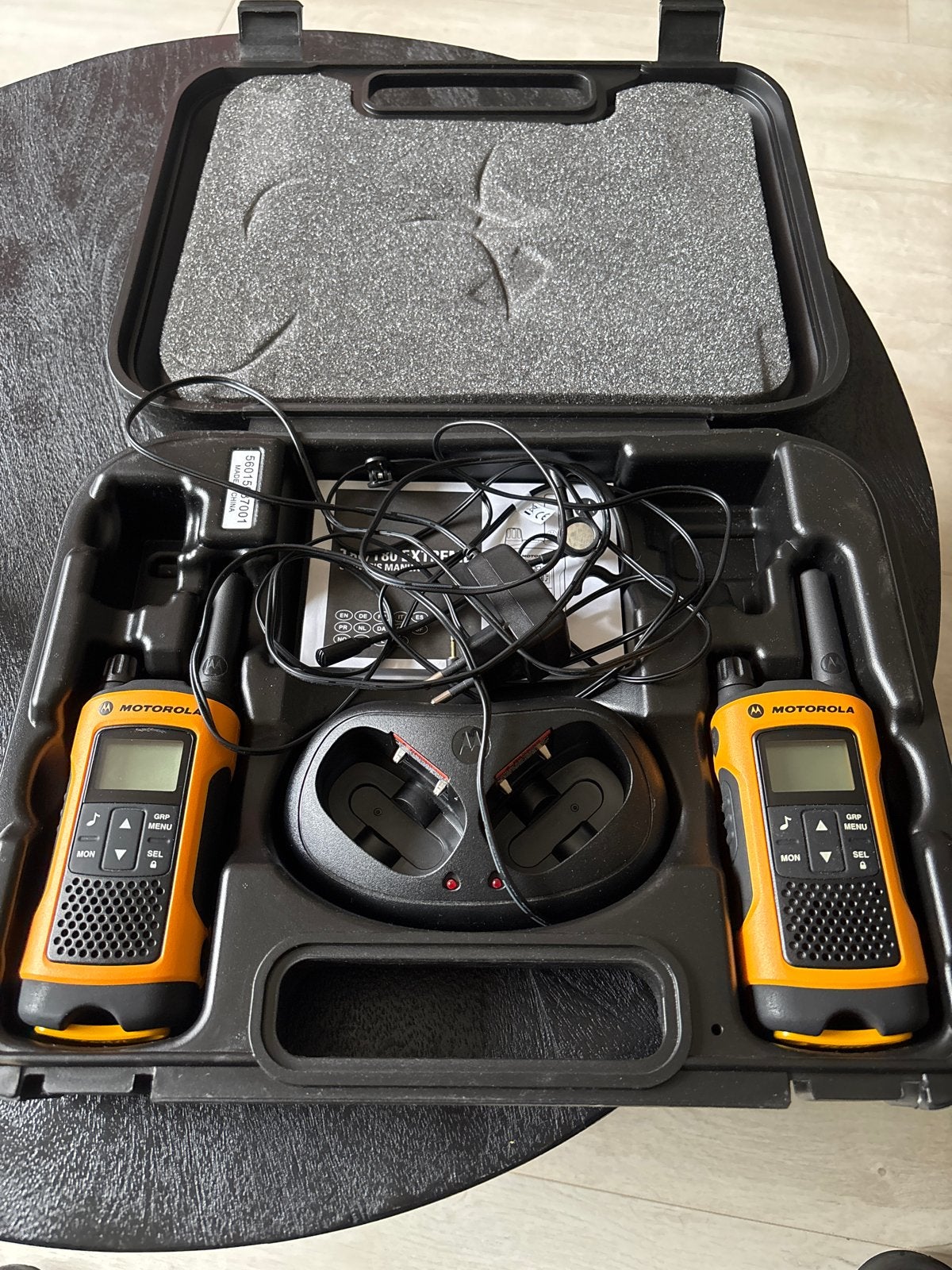 Motorola T80 Extreme Walkie Talkie Set met Koffer, Telecommunicatie, 5 tot 15 km, Ophalen of Verzenden, Zo goed als nieuw, Portofoon of Walkie-talkie