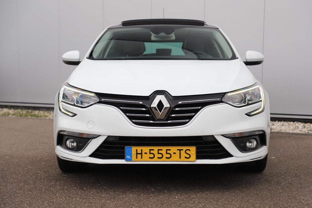 Renault Mégane 1.3 TCe Bose Panoramadak Trekhaak Half Leder, Auto's, Renault, Voorwielaandrijving, Euro 6, 4 cilinders, Met garantie (alle)