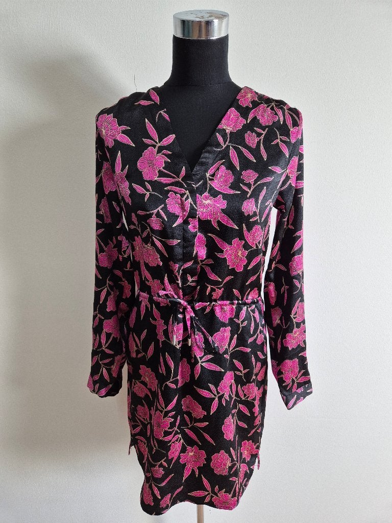 J504 - Zwart-roze Distrikt Norrebro jurk maat M (1), Kleding | Dames, Maat 38/40 (M), Zwart, Ophalen of Verzenden, Zo goed als nieuw