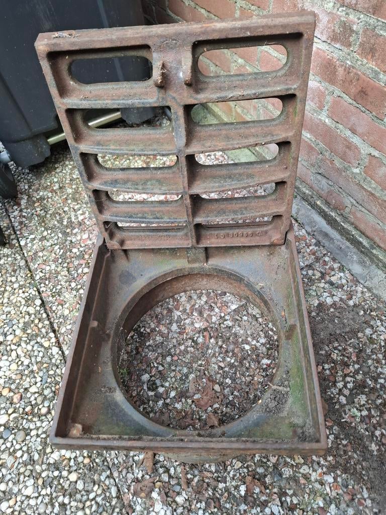 Ijzeren kop van kolk , dyka. Putdeksel, Tuin en Terras, Ophalen
