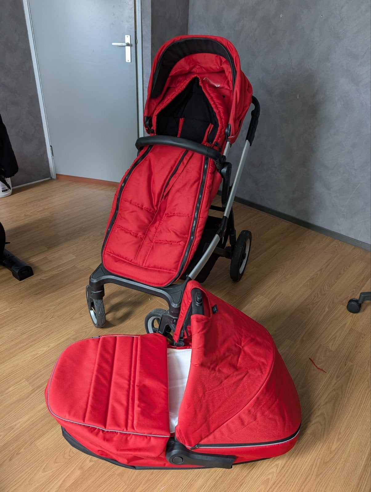 Thule Sleek kinderwagen met reiswieg en luiertas, Zo goed als nieuw, Combiwagen, Verstelbare duwstang, Ophalen