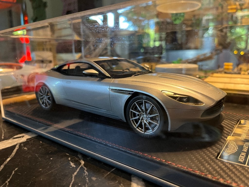Aston Martin DB11, Ophalen of Verzenden, Nieuw, Auto, Overige merken