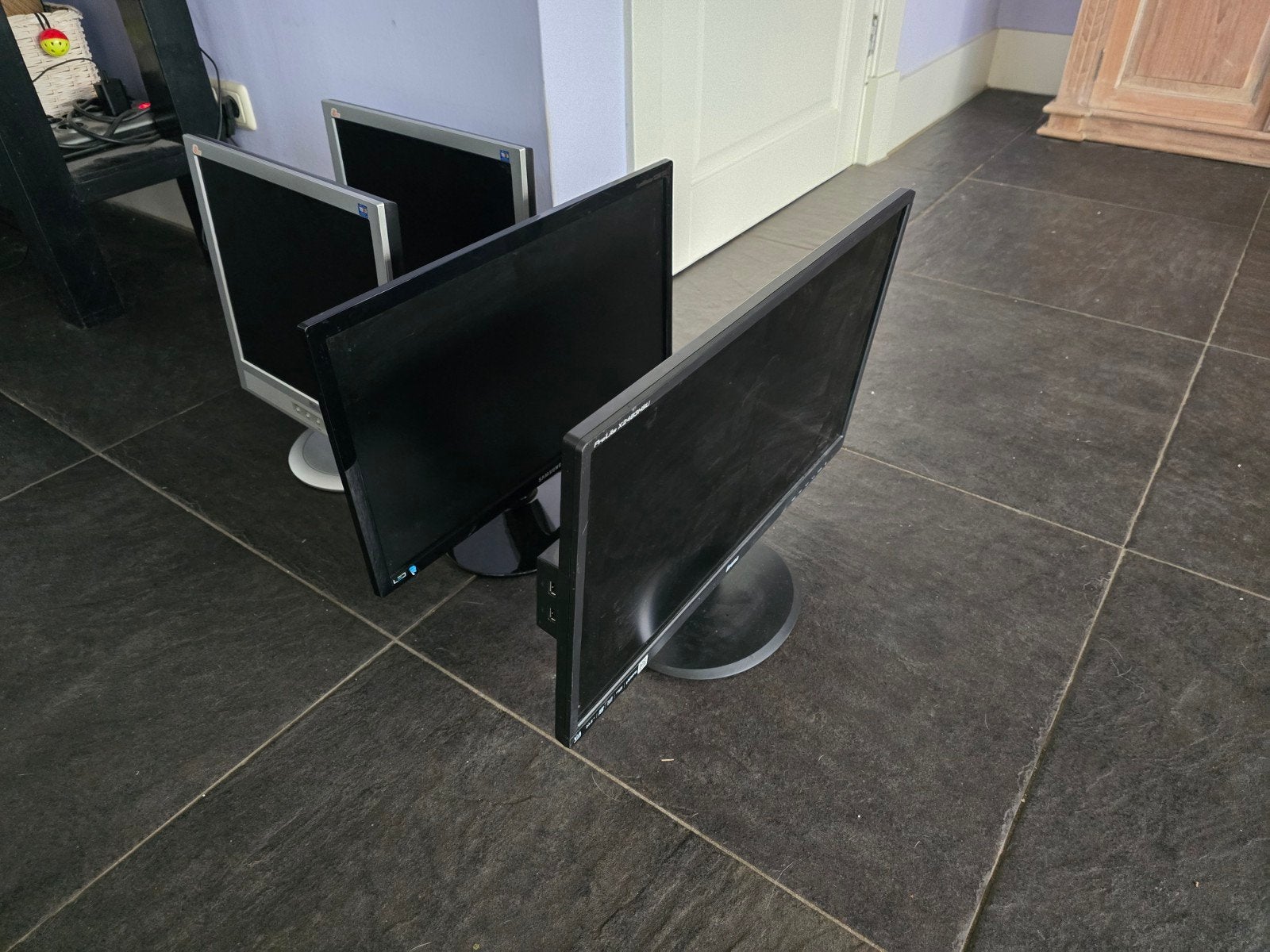 4 computer beeldschermen, Computers en Software, Monitoren, Gebruikt, Kantelbaar, HDMI, Full HD