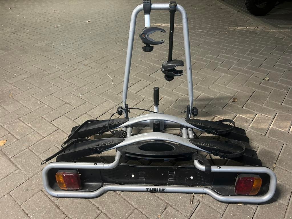 Thule fietsendrager (2 fietsen, kantelbaar), Ophalen, 2 fietsen, Zo goed als nieuw, Trekhaakdrager