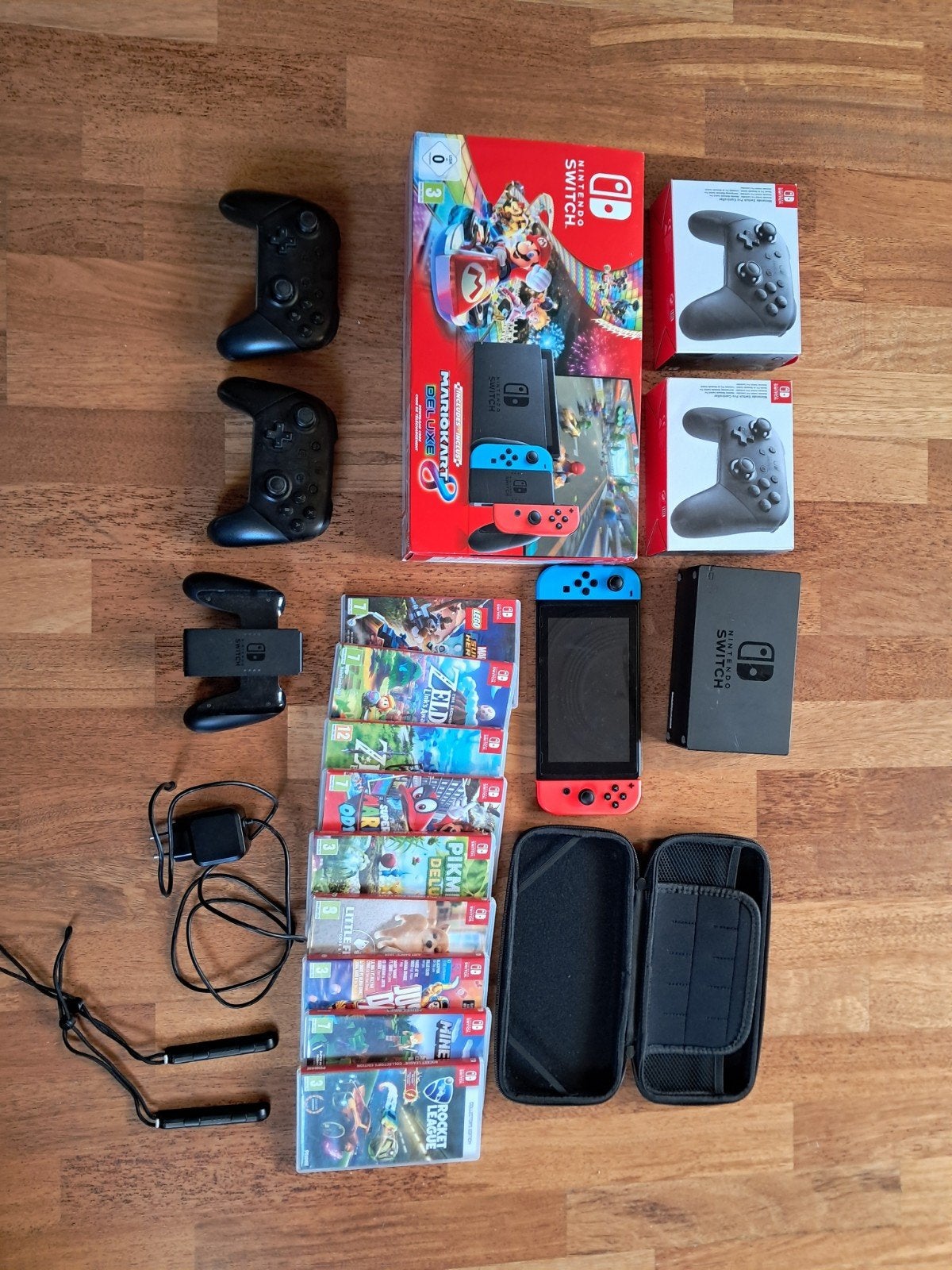 Nintendo Switch met 10 spellen, 2 Pro Controllers en meer, Overige genres, Ophalen of Verzenden, Zo goed als nieuw, 3 spelers of meer