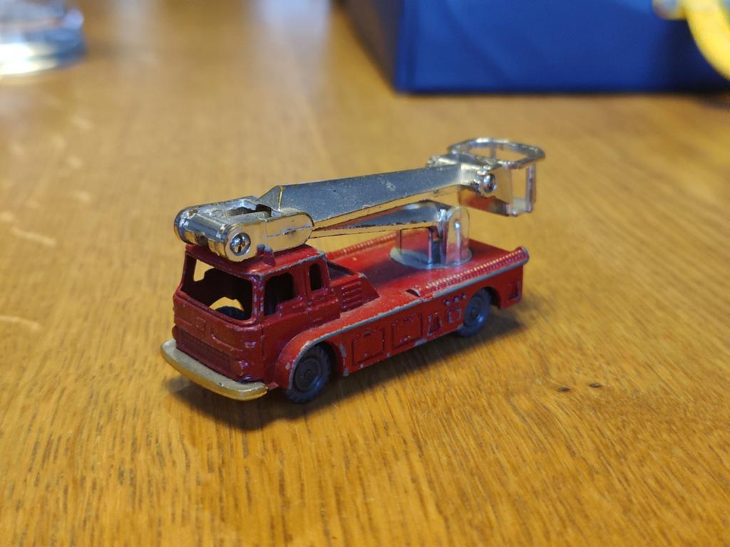 Husky Simon Snorkel Fire Engine, Ophalen of Verzenden, Zo goed als nieuw, Bus of Vrachtwagen