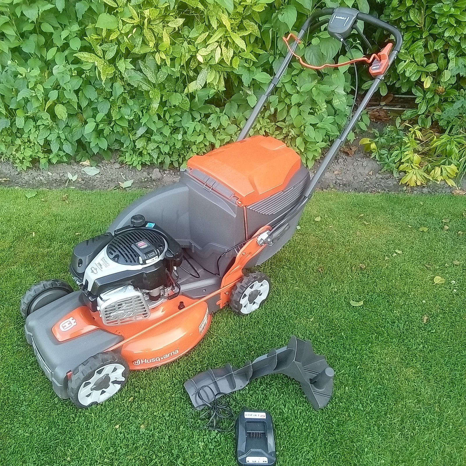 husqvarna grasmaaier Elektrische start Mulch zelfrijdend, Tuin en Terras, Grasmaaiers, Ophalen, Cirkelmaaier, Gebruikt, Versnellingen