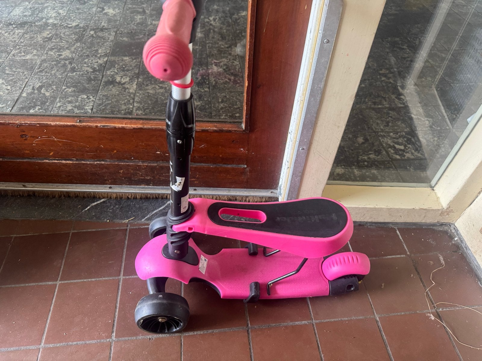 Roze kinderstep met zitje - 3-in-1 functionaliteit, Ophalen of Verzenden, Gebruikt, Gewone step