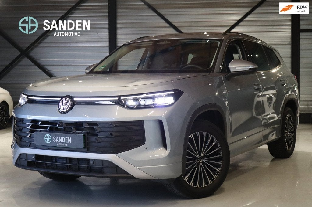 Volkswagen Tayron 1.5 eTSI Life Edition 7 persoons|Automaat|, Auto's, Volkswagen, Zwart, 4 cilinders, 150 pk, Automatische klimaatregeling