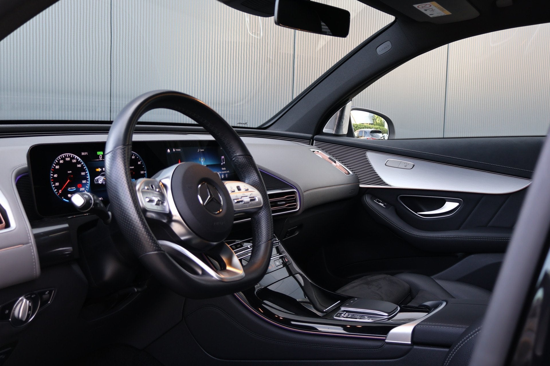 Mercedes-Benz EQC 400 4MATIC AMG Line Premium Plus 80 kWh 98, Automaat, Zwart, Vierwielaandrijving, 408 pk