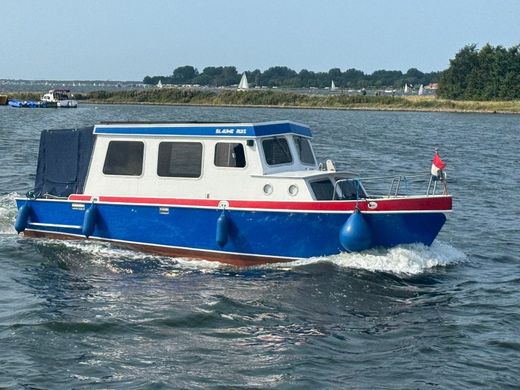 Motorboot 8 meter salonkruiser met stahoogte, Watersport en Boten, Motorboten en Motorjachten, Overige merken, Gebruikt, Binnenboordmotor