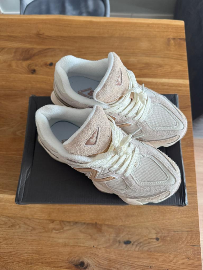 New Balance 9060, Ophalen of Verzenden, Zo goed als nieuw, Sneakers of Gympen