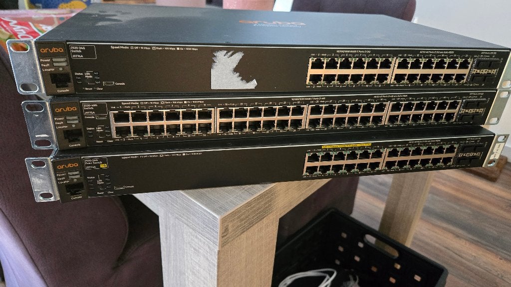 diverse aruba 2530 switches Managed, Computers en Software, Ophalen of Verzenden, Gebruikt