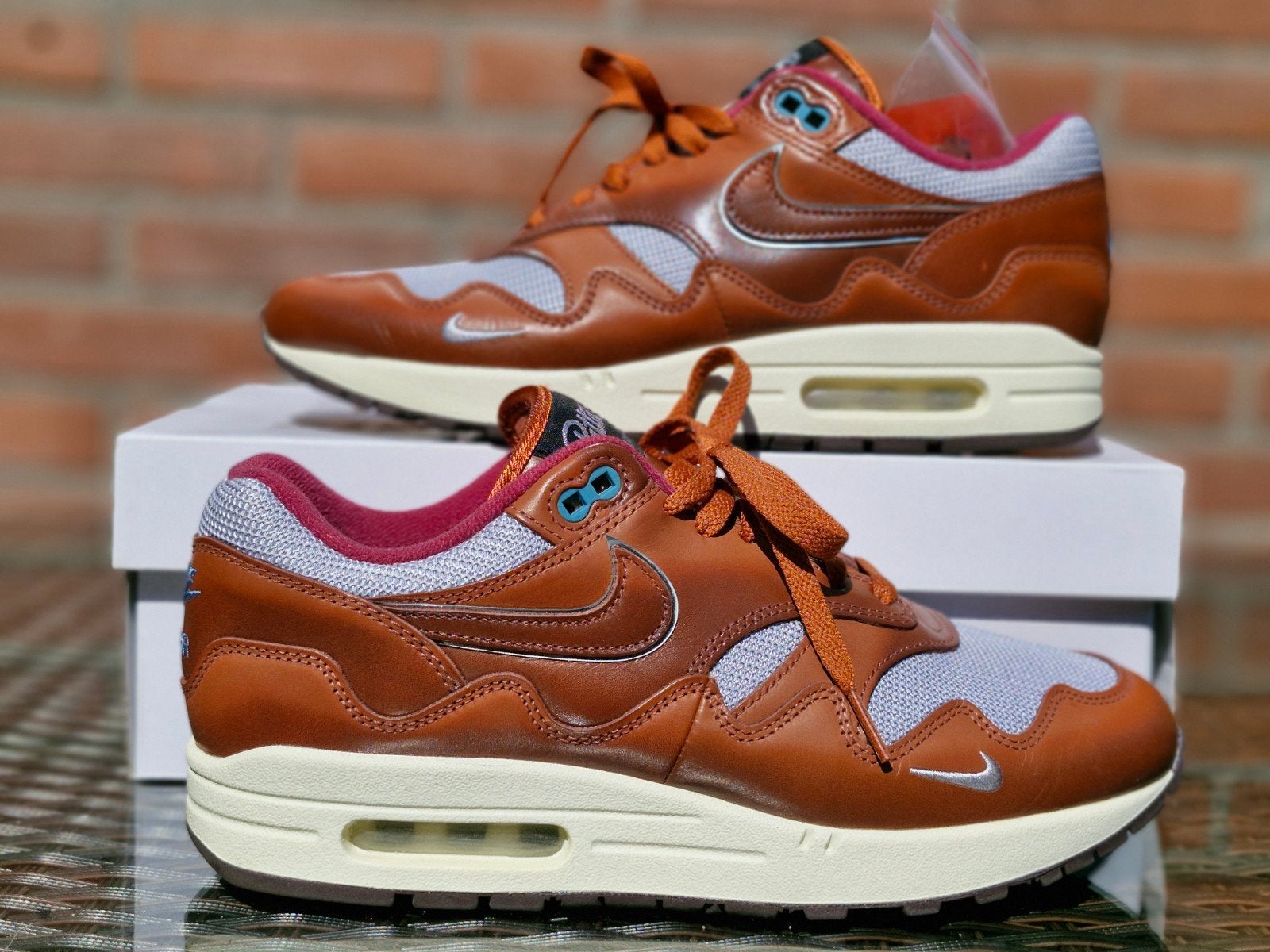 Nike air max 1 Patta Wave Dark Russet 42.5
Maat 42.5
Vnds, Kleding | Heren, Schoenen, Bruin, Nike, Ophalen of Verzenden, Sneakers of Gympen