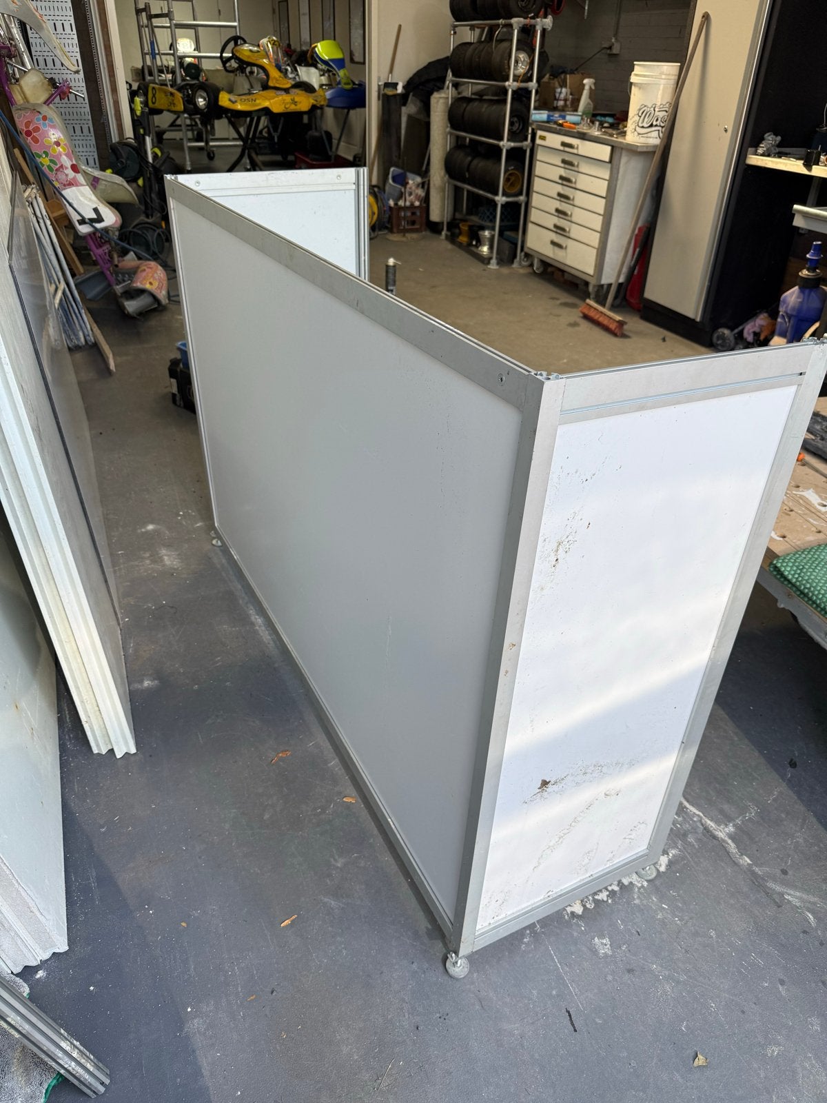 Modulaire scheidingswanden kart pit wand dj boot, Ophalen