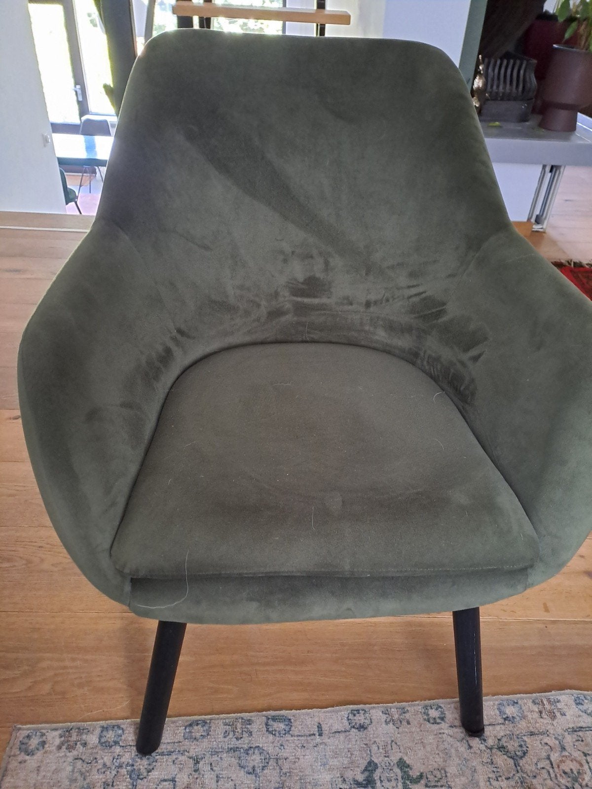 Comfortabele groene fluwelen stoel Jysk, Huis en Inrichting, Stoelen, Ophalen, Gebruikt, Overige kleuren, Stof