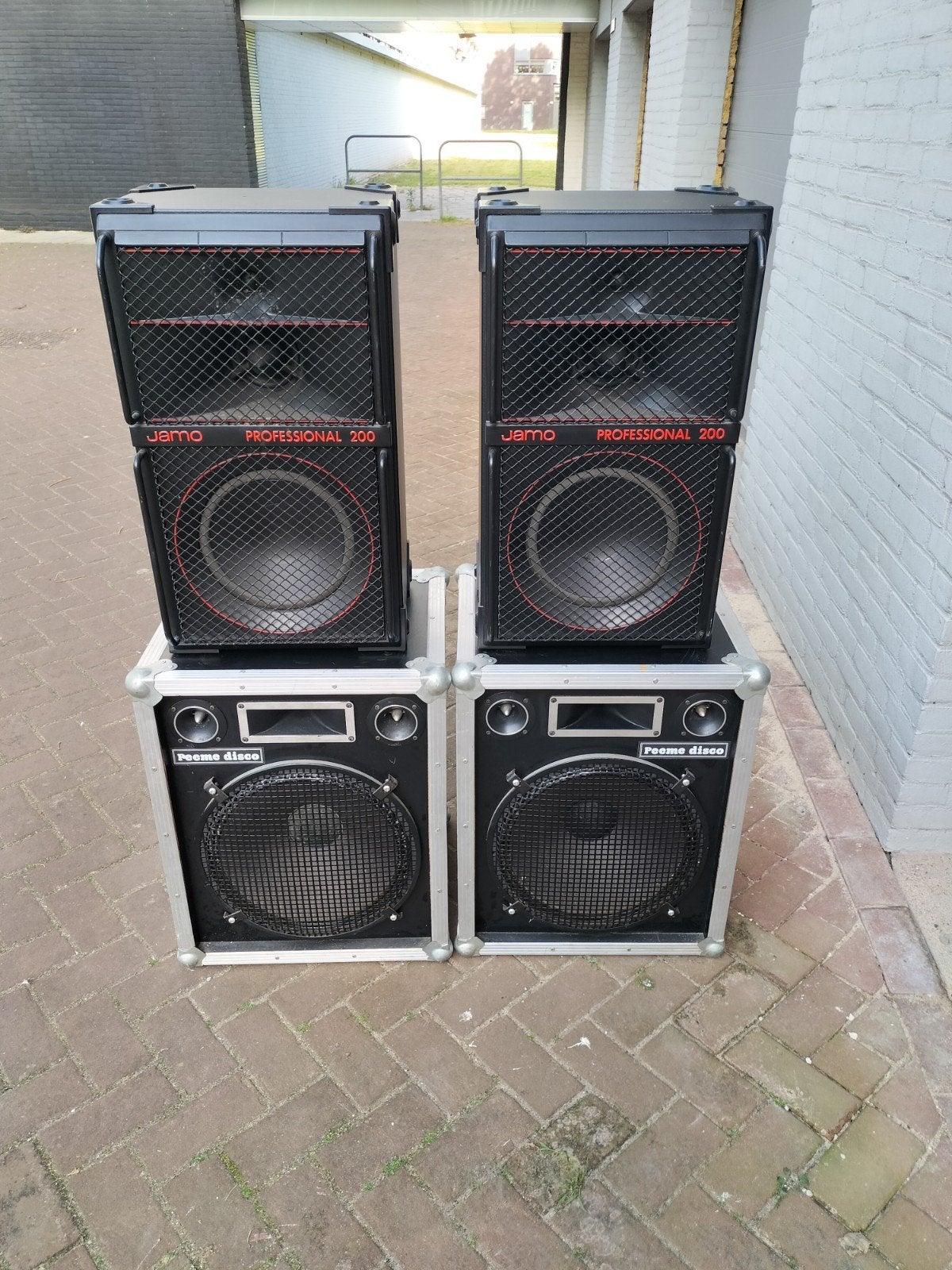 Jamo Professional 200 speakers met Peeme Disco subwoofers
