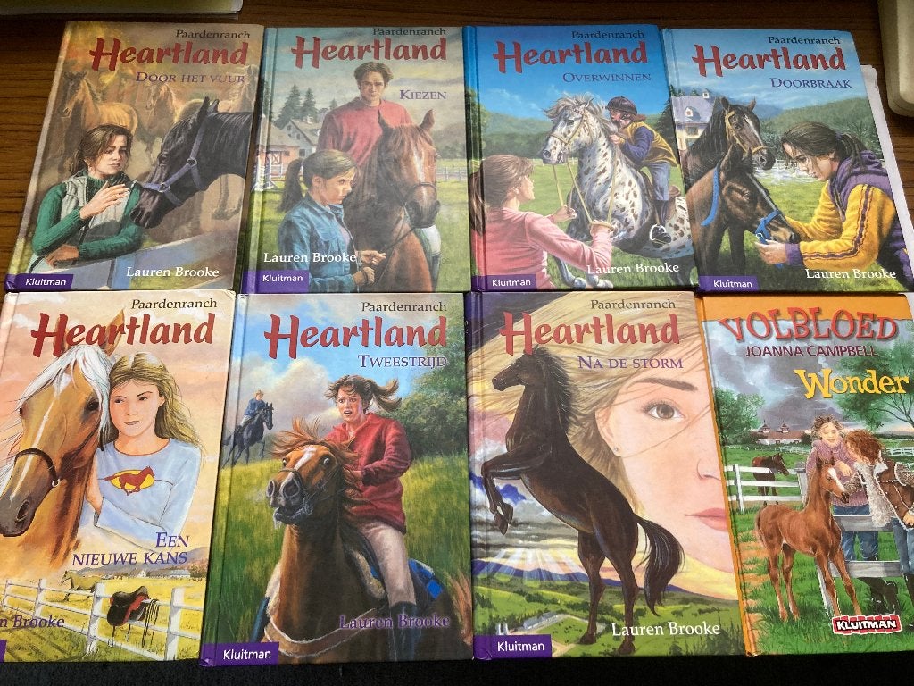 T.K. nog nog 4 boeken van Volbloed en 51van Heartland, Ophalen of Verzenden, Gelezen, Joanna Campbell, Fictie
